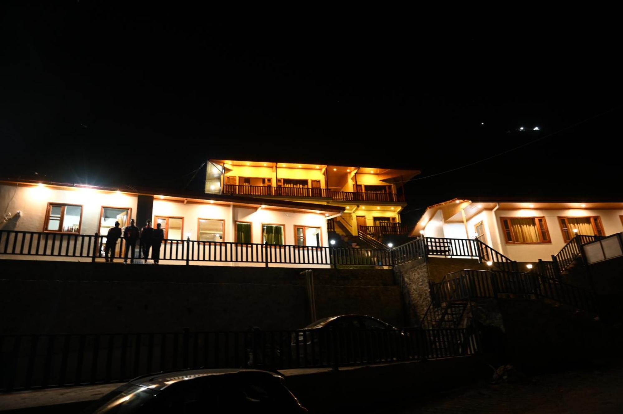 The Vintage Hill Village - Himalayan Boutique Resort Kanatal Extérieur photo
