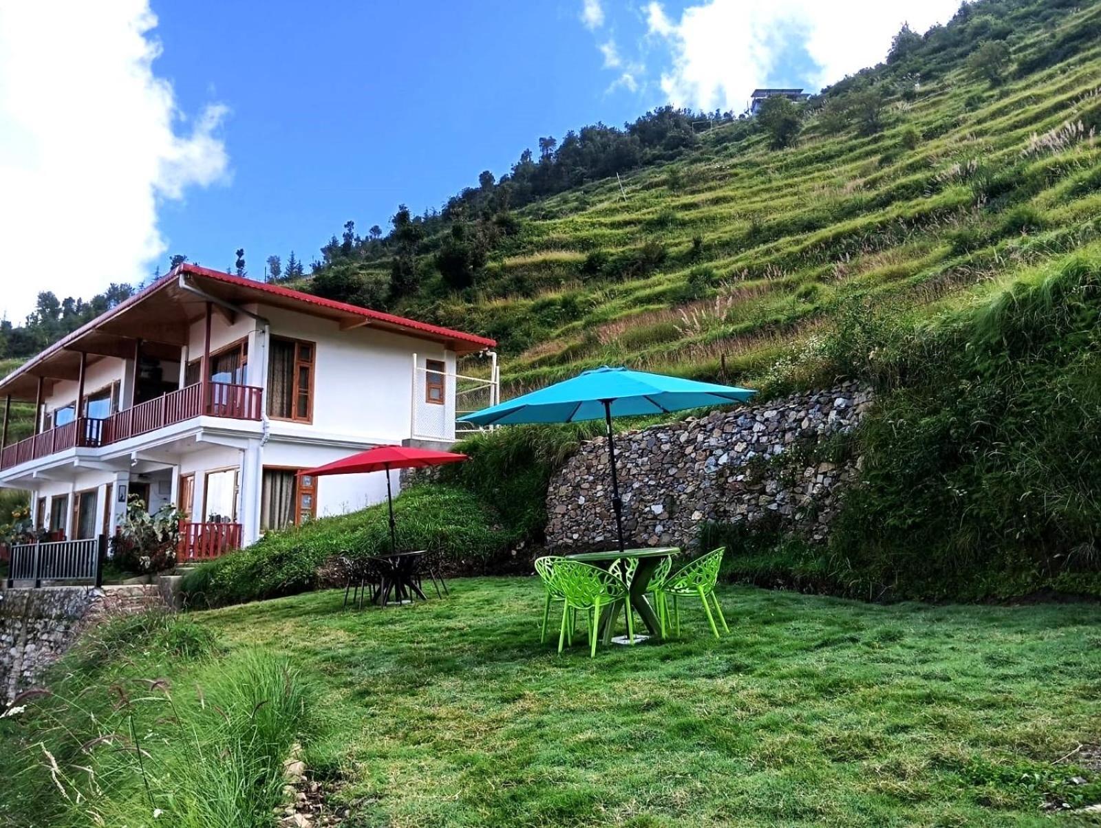 The Vintage Hill Village - Himalayan Boutique Resort Kanatal Extérieur photo