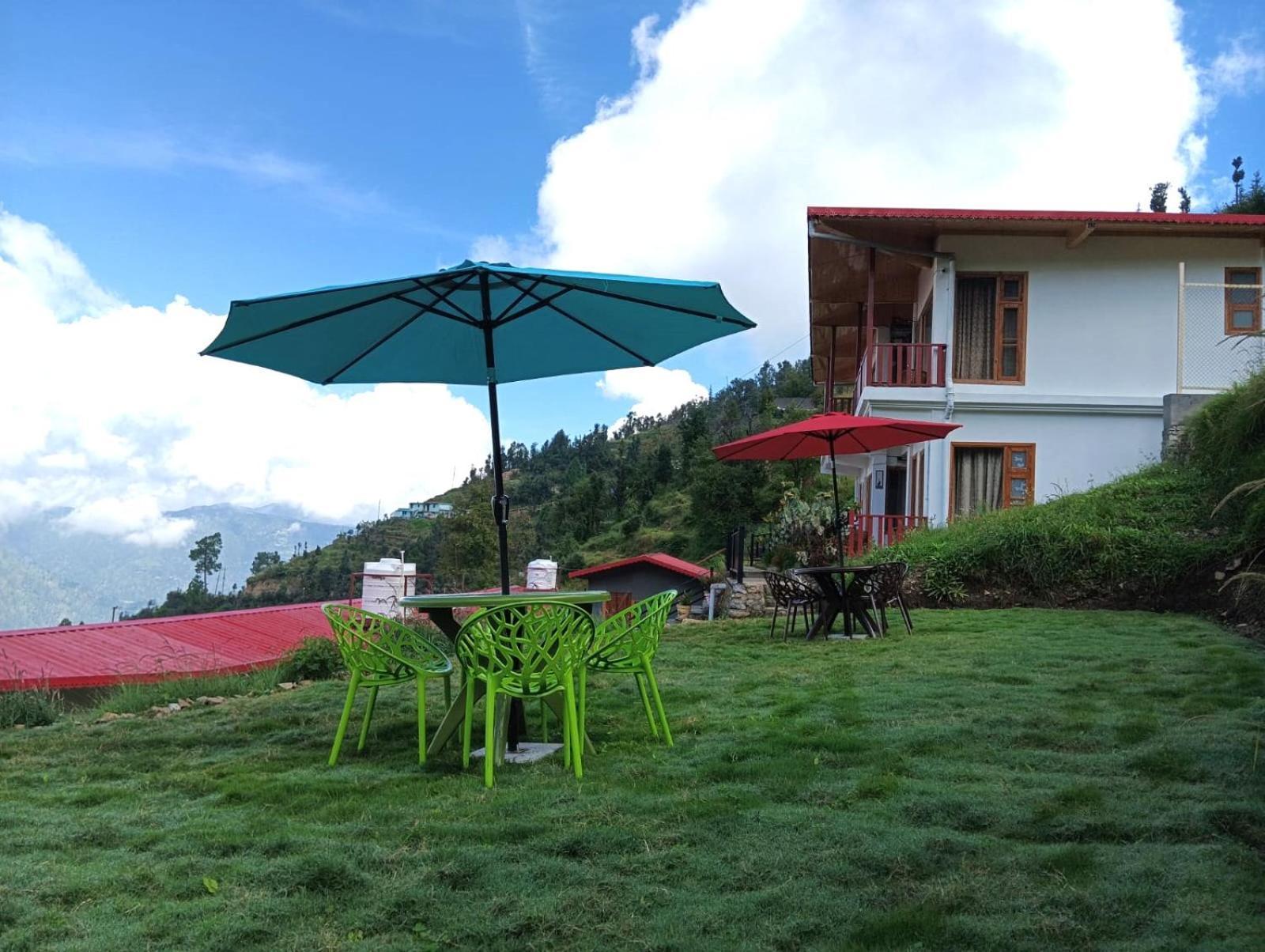 The Vintage Hill Village - Himalayan Boutique Resort Kanatal Extérieur photo