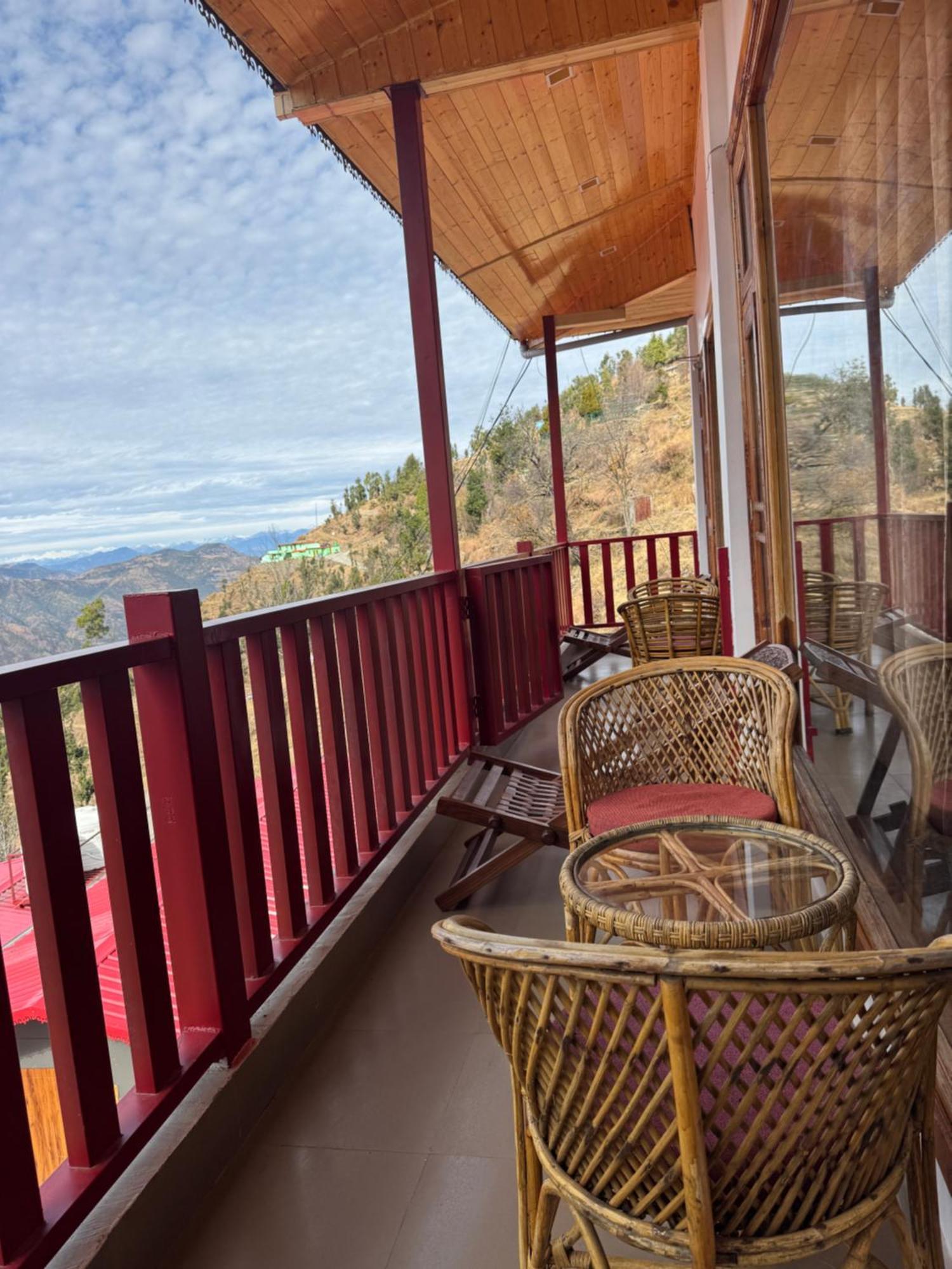 The Vintage Hill Village - Himalayan Boutique Resort Kanatal Extérieur photo